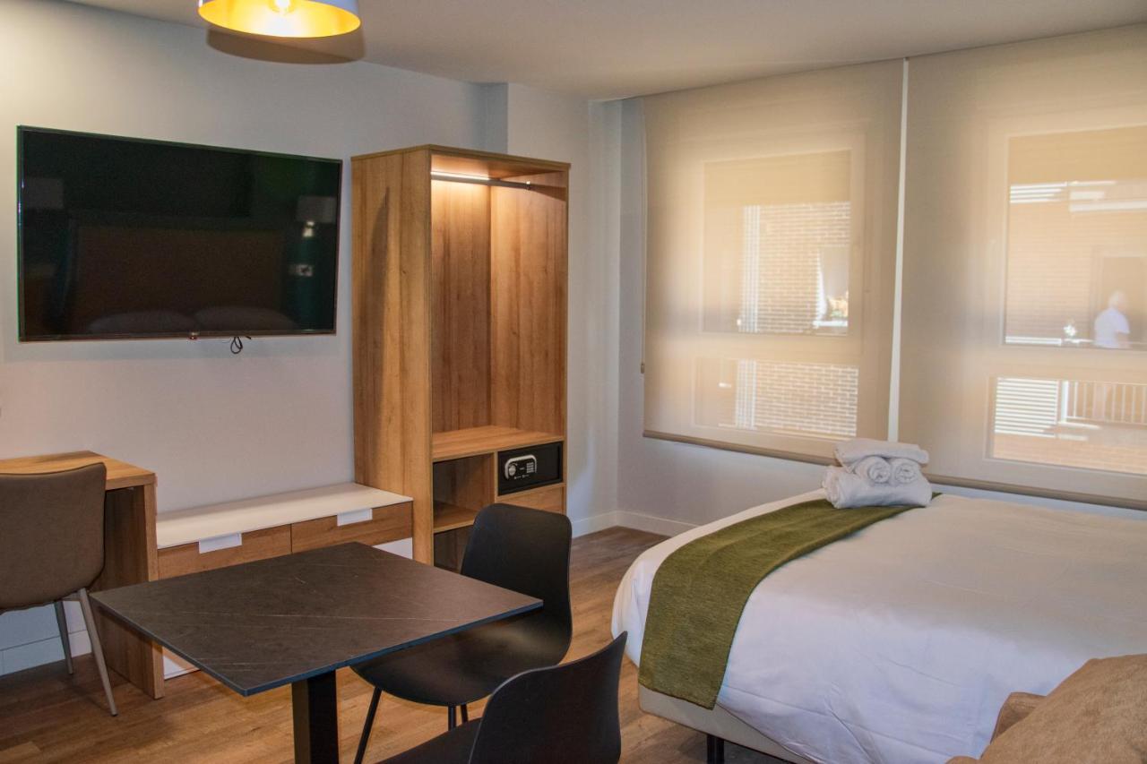 Aparthotel Essenzia De Castilla Aranda de Duero Buitenkant foto