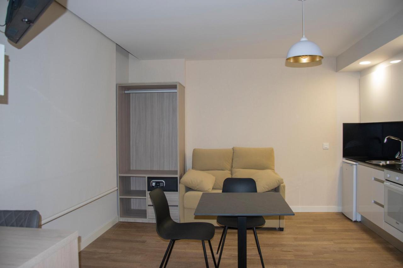 Aparthotel Essenzia De Castilla Aranda de Duero Buitenkant foto