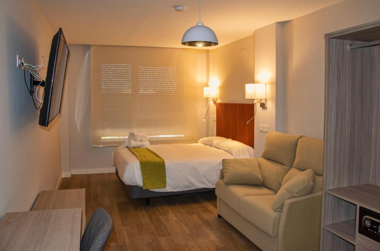 Aparthotel Essenzia De Castilla Aranda de Duero Buitenkant foto