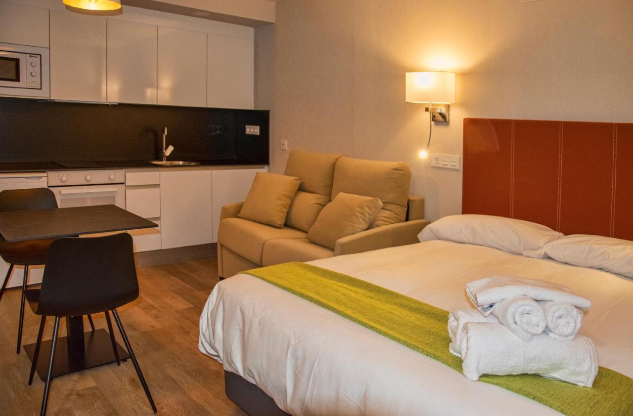 Aparthotel Essenzia De Castilla Aranda de Duero Buitenkant foto